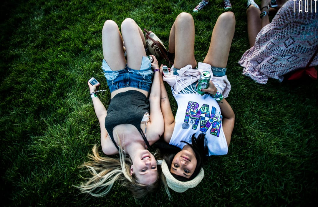 Mysteryland 2014 | Music Festival Photography Stage | Girls laying in grass