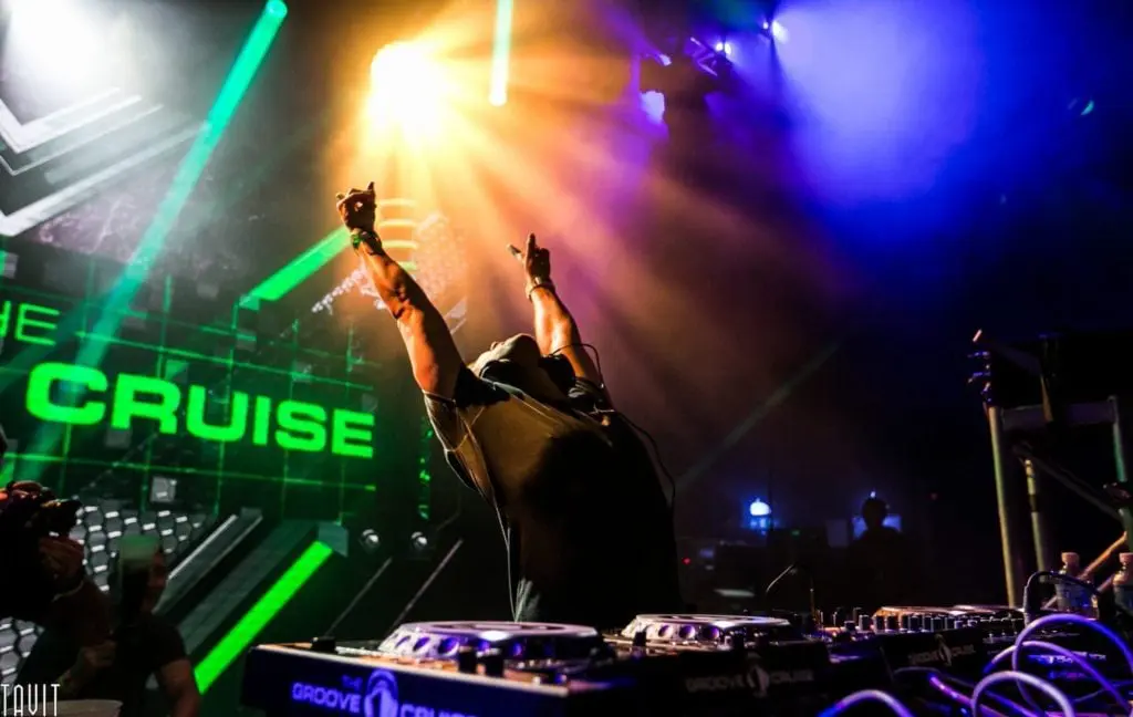 Concert Photographer Cruise DJ