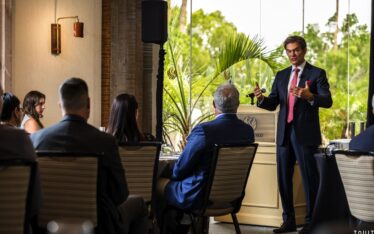 Dr Oz at corporate event at the Phoenician Phoenix AZ