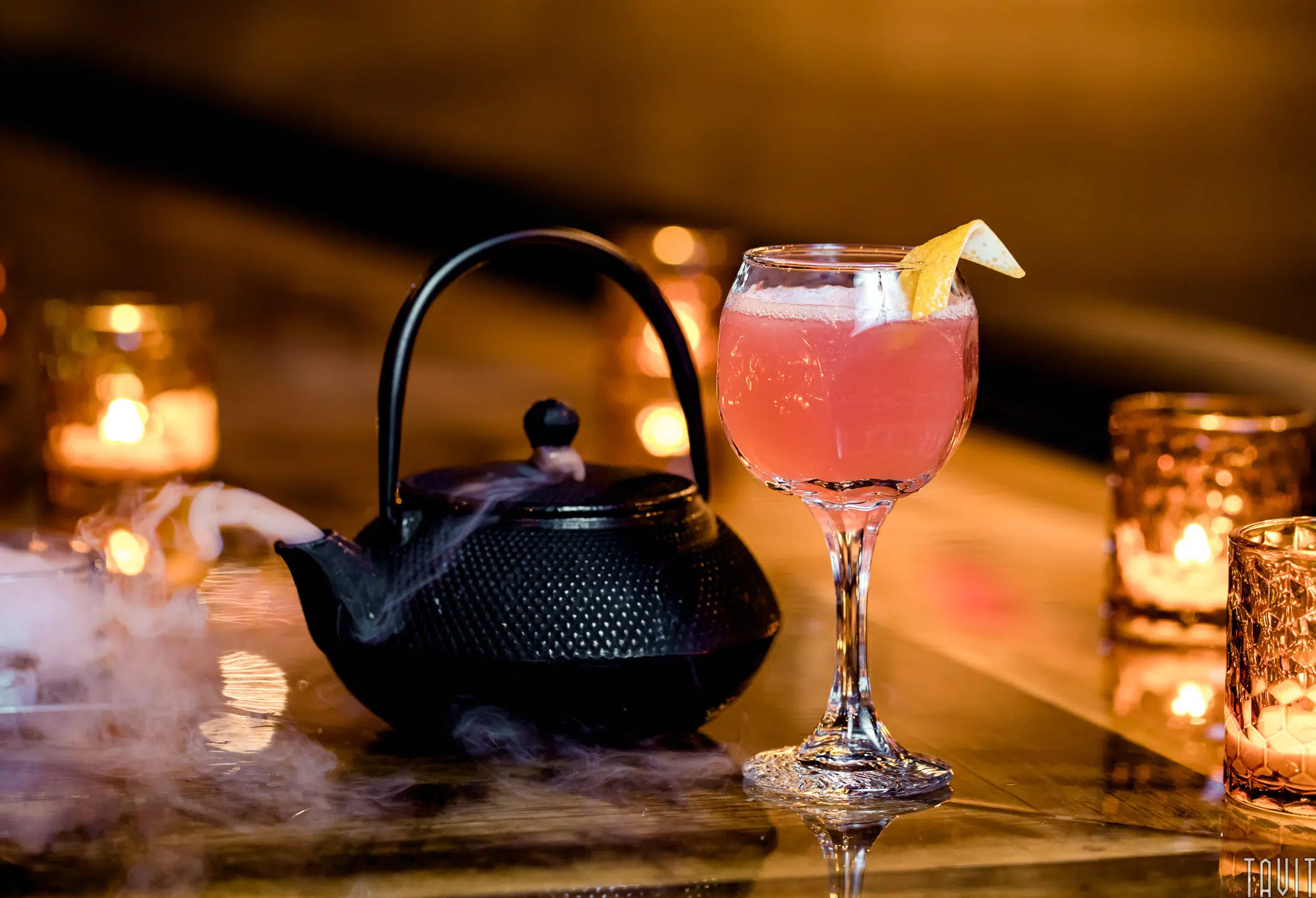 Tea pot and cocktail with smoke