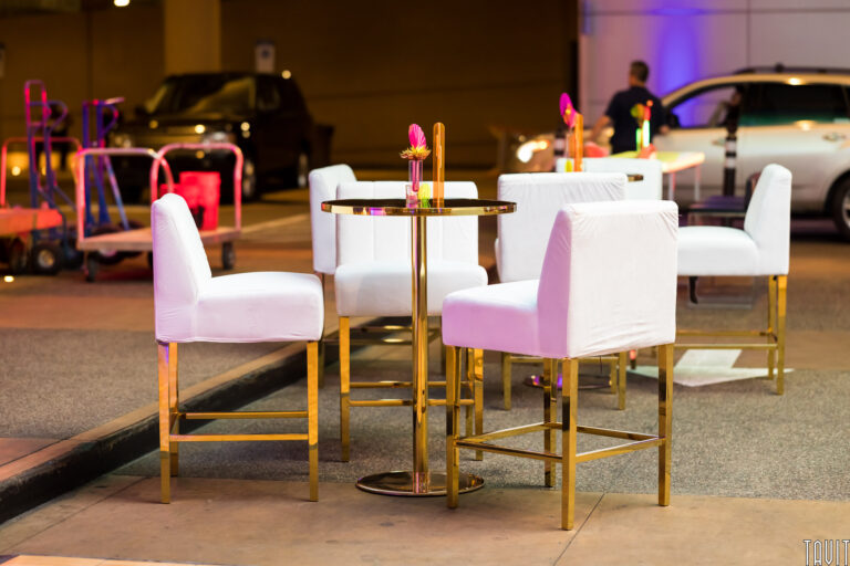 Lounge table set up
