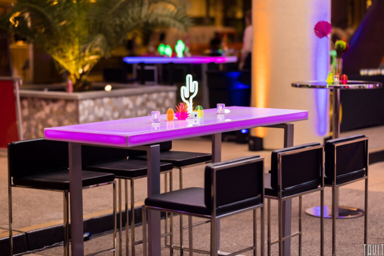Lounge table set up