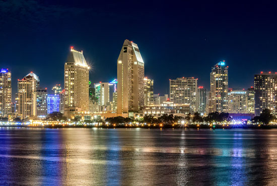 san-diego-skyline-night-550
